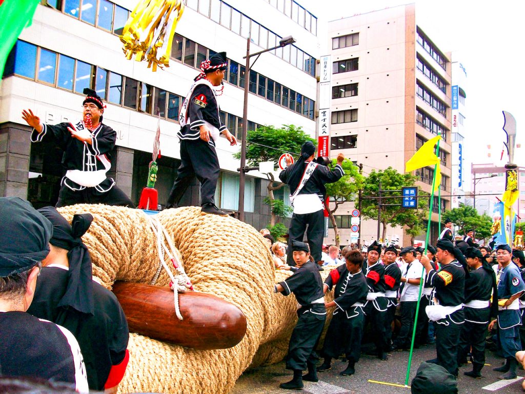 2025年も開催！沖縄の秋の祭典「那覇大綱挽」とは？その歴史を知ってより深く楽しもうあんまーる