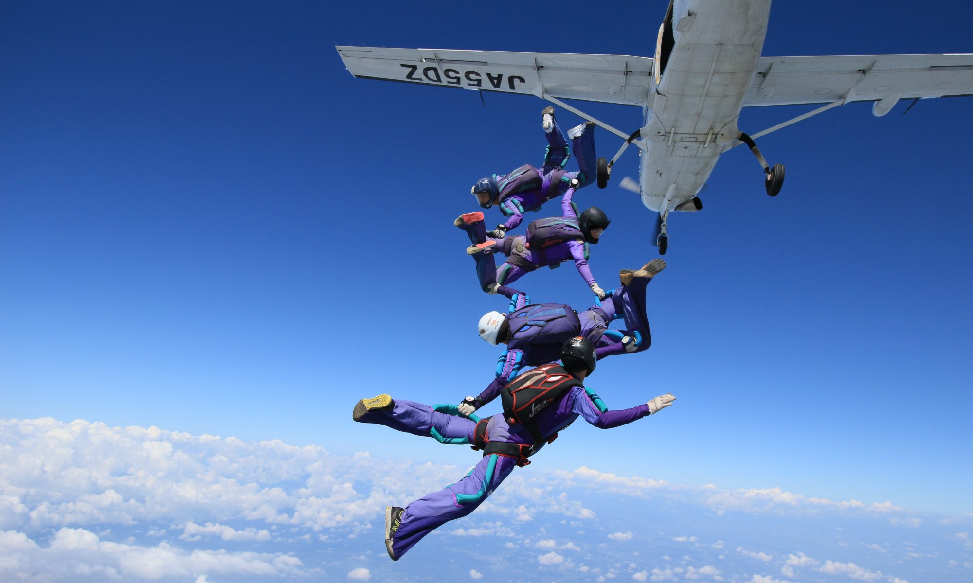 日本でただ1人！スカイダイビング女子世界記録に挑戦！そして殿堂入り式典参加 - CAMPFIREキャンプファイヤー