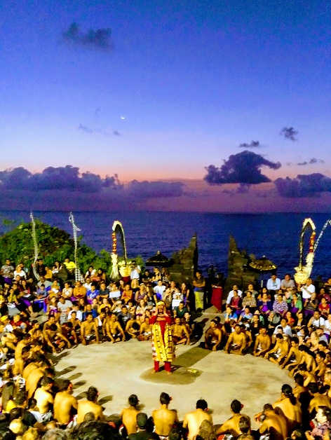 バリ島の人気ダンス・ケチャダンスはウルワツ寺院で楽しもう！ - バリ島ウブド便り