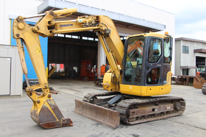 油圧ショベルが納車されました