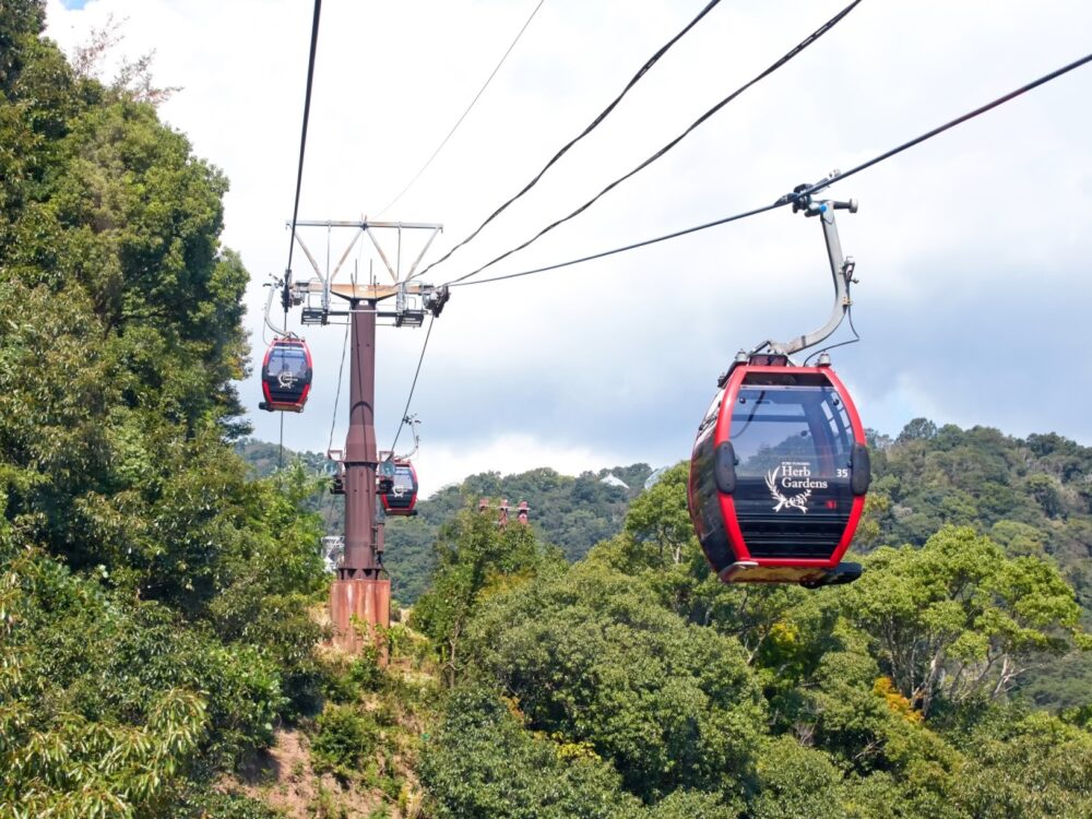 まやビューライン 摩耶山の山麓と山上を結ぶケーブル＆ロープウェ