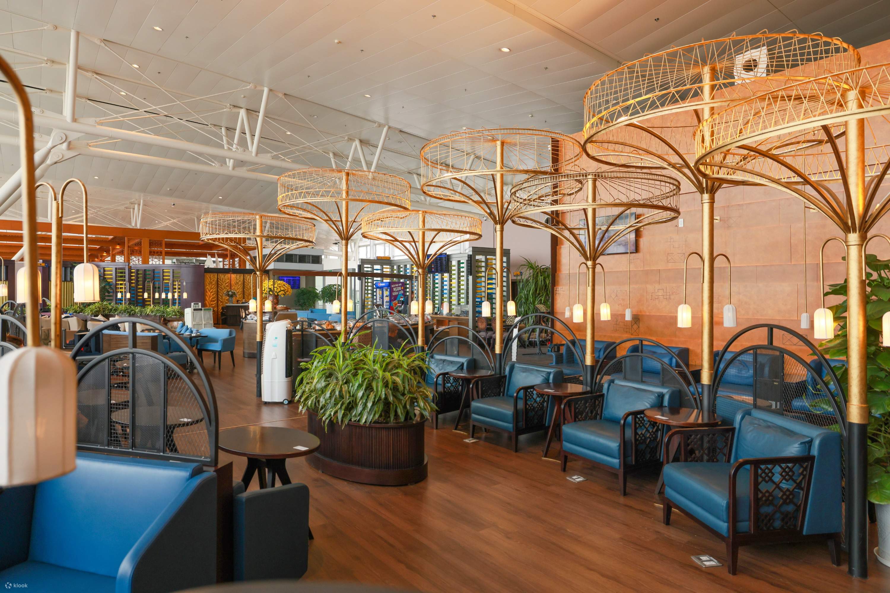 ムンバイ空港国際線ロイヤルティラウンジ訪問記すしまるの空